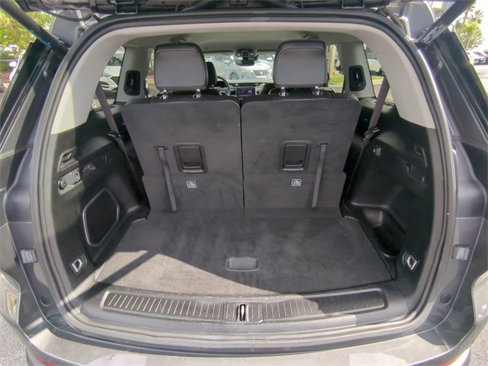 Used 2023 Jeep Grand Cherokee L Limited w/ Black Appearance Package image 14