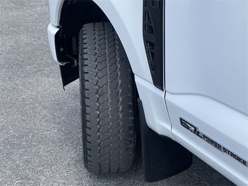 New 2025 Ford F250 Platinum image 33