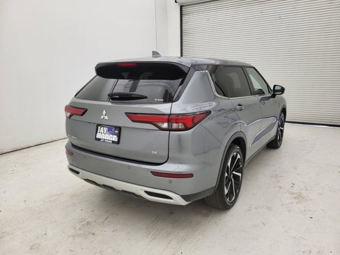 Used 2024 Mitsubishi Outlander SE image 18