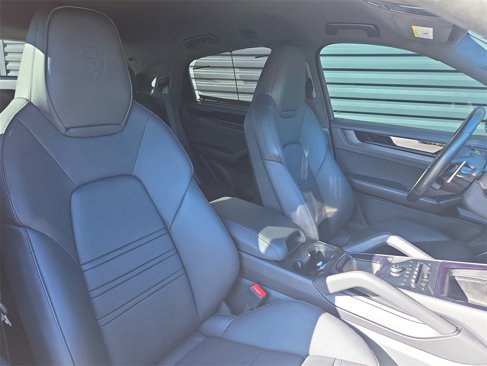 Certified 2024 Porsche Cayenne Turbo GT image 18