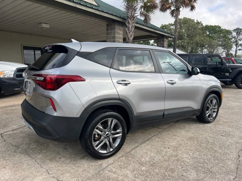 Used 2022 Kia Seltos LX image 5