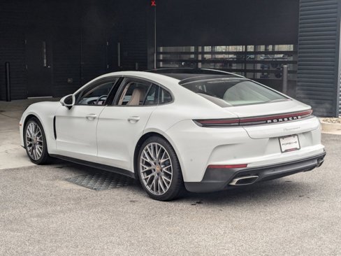 New 2025 Porsche Panamera 4 image 3
