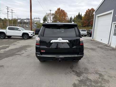 Used 2019 Toyota 4Runner SR5 Premium image 3