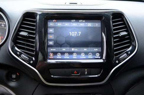 Used 2022 Jeep Cherokee Limited image 25