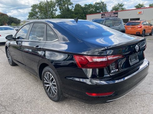Used 2021 Volkswagen Jetta SE image 4