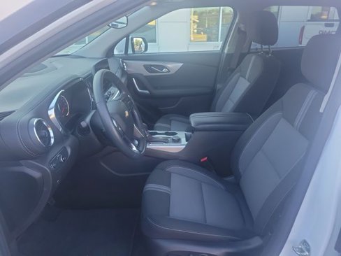 Used 2025 Chevrolet Blazer LT image 11