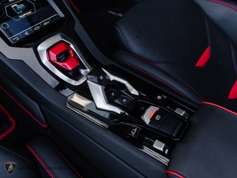 Used 2021 Lamborghini Huracan EVO image 37