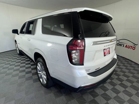 Used 2023 Chevrolet Suburban High Country image 4