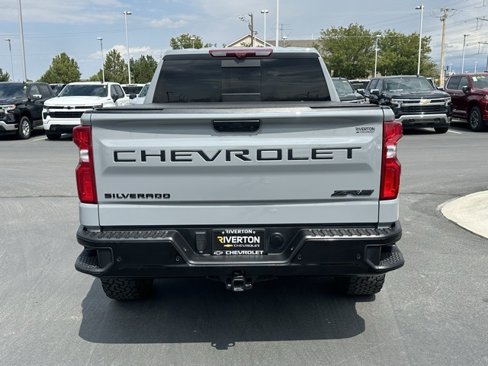 Used 2025 Chevrolet Silverado 1500 ZR2 w/ Technology Package image 9