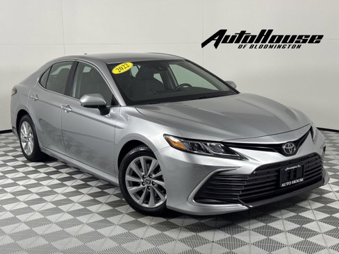 Used 2022 Toyota Camry LE image 1