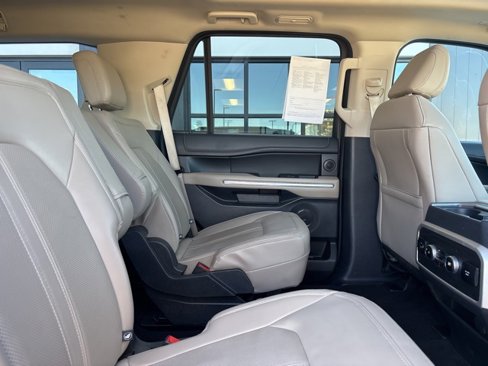 Used 2023 Ford Expedition Limited image 15