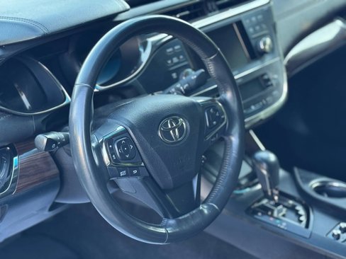 Used 2014 Toyota Avalon XLE image 17