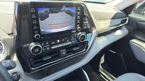 Used 2022 Toyota Highlander L image 16