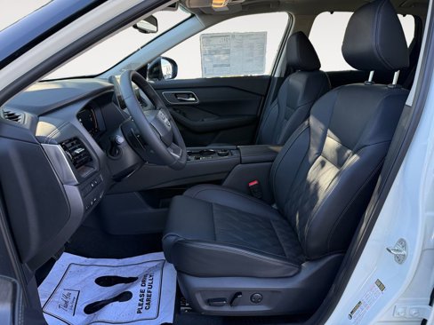 New 2026 Nissan Rogue Platinum w/ Platinum Premium Package image 9