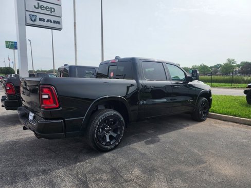 New 2025 RAM 1500 4x4 Crew Cab image 4