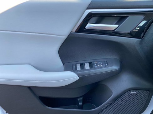 New 2025 Mitsubishi Outlander SE image 15