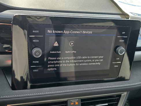 New 2025 Volkswagen Taos SE image 19