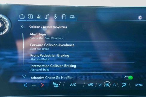 Used 2025 Chevrolet Suburban Z71 image 52