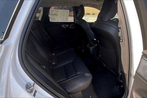 New 2026 Volvo XC60 B5 Ultra w/ Climate Package image 27