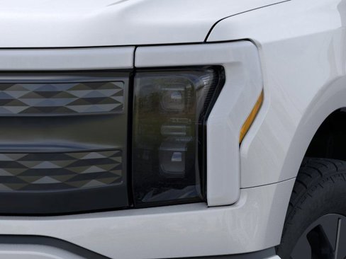 New 2025 Ford F150 Lightning Lariat image 18