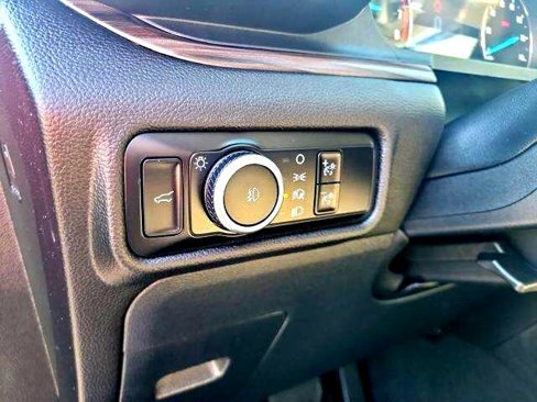 Used 2024 Ford Explorer Limited image 22