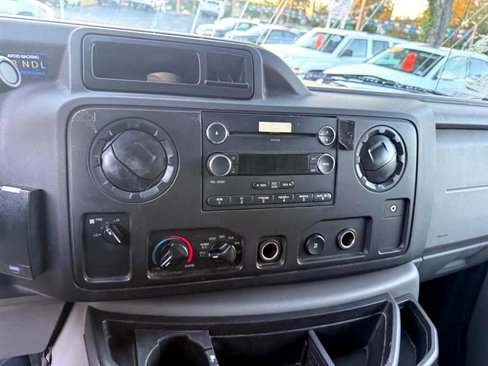 Used 2014 Ford E-150 and Econoline 150 w/ Power Group image 18