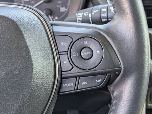Used 2024 Toyota Corolla Cross LE image 19