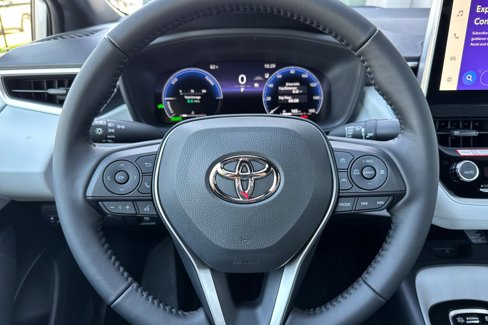 New 2026 Toyota Corolla SE image 25