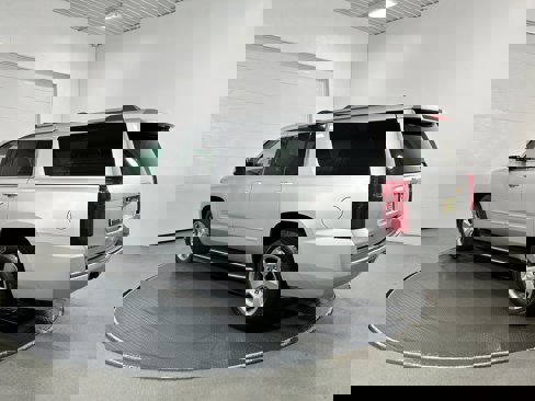 Used 2020 Chevrolet Suburban Premier image 21