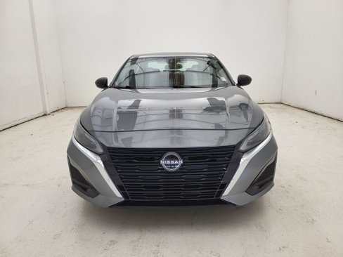 Used 2024 Nissan Altima 2.5 SV image 17