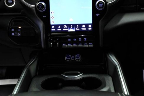 Used 2024 RAM 2500 Laramie w/ Night Edition image 37