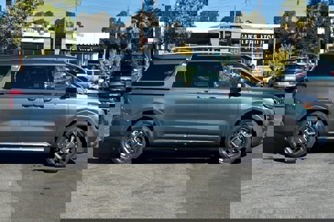 New 2026 Kia Carnival SX image 3