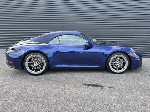 Certified 2025 Porsche 911 Carrera image 9