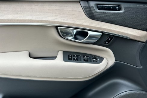 New 2026 Volvo XC90 B5 Plus image 9