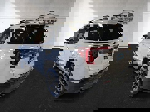 Used 2023 GMC Acadia AT4 w/ Technology Package image 8
