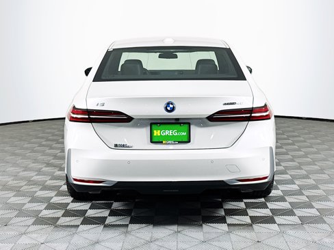Used 2025 BMW i5 eDrive40i image 8