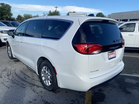 New 2026 Chrysler Voyager LX image 5