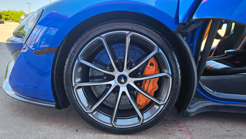 Used 2019 McLaren 570S Spider image 29