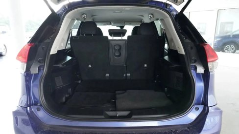 Used 2020 Nissan Rogue SV image 3