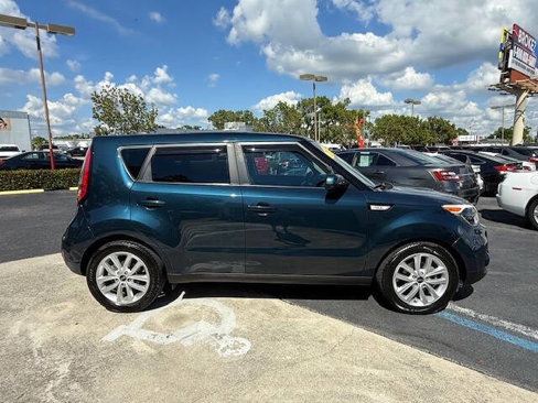 Used 2018 Kia Soul + image 7