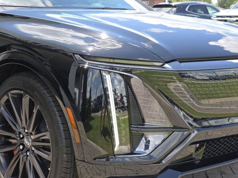 New 2026 Cadillac Lyriq V image 8