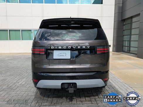 Certified 2024 Land Rover Discovery Metropolitan Edition image 5