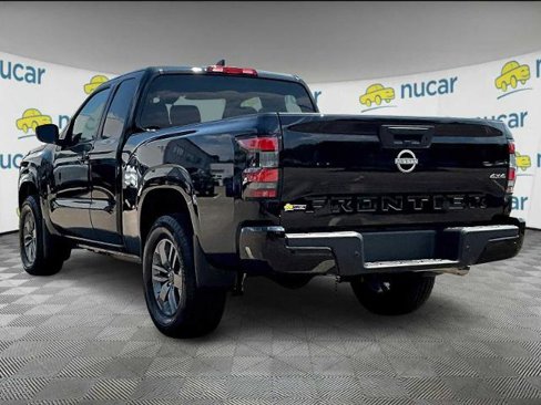 Certified 2025 Nissan Frontier SV image 4