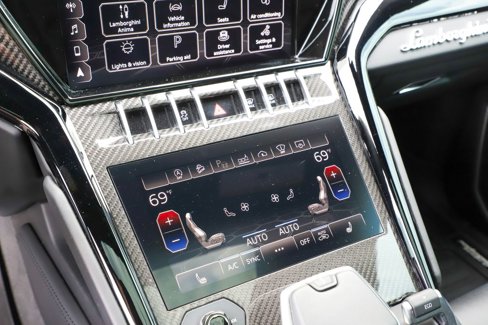 Used 2021 Lamborghini Urus image 34