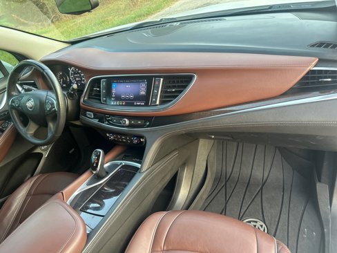 Used 2020 Buick Enclave Avenir w/ Avenir Technology Package image 25