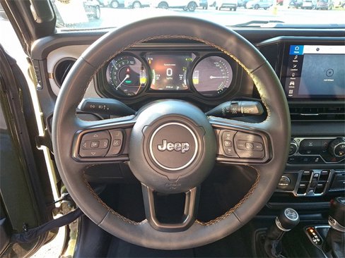 Used 2024 Jeep Wrangler Unlimited image 19