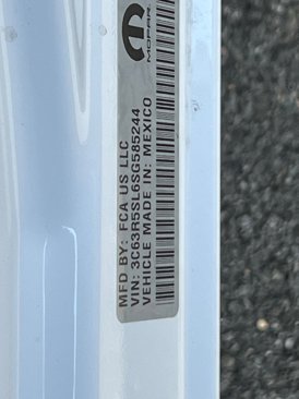 New 2025 RAM 2500 Limited image 28
