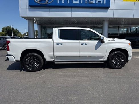Used 2024 Chevrolet Silverado 1500 High Country image 2