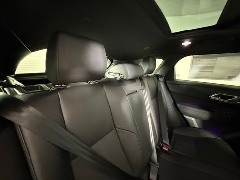 New 2026 Land Rover Range Rover Velar Dynamic SE image 32