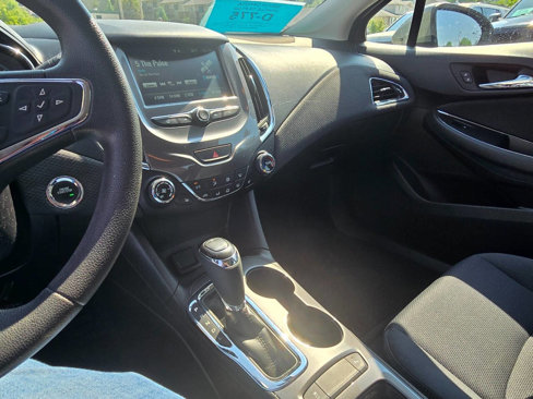 Used 2018 Chevrolet Cruze LT w/ Convenience Package image 22